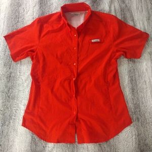 Women's Columbia sportswear company shirt